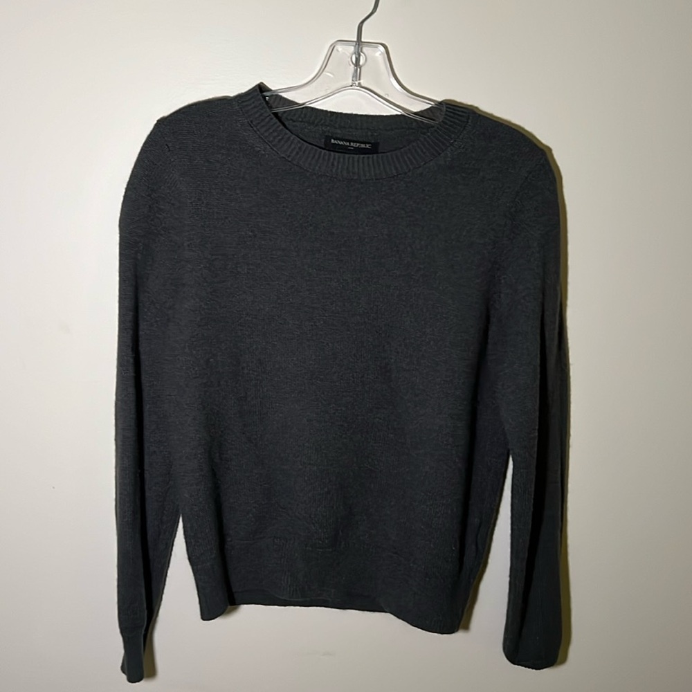 Banana Republic dark grey sweater. Never worn.